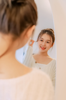 女子精油SPA按摩全身放松